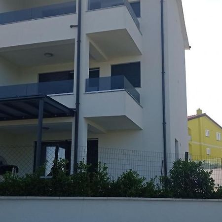 Apartman Ana Sveti Anton  エクステリア 写真