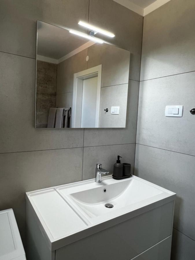 Apartman Ana Sveti Anton  エクステリア 写真