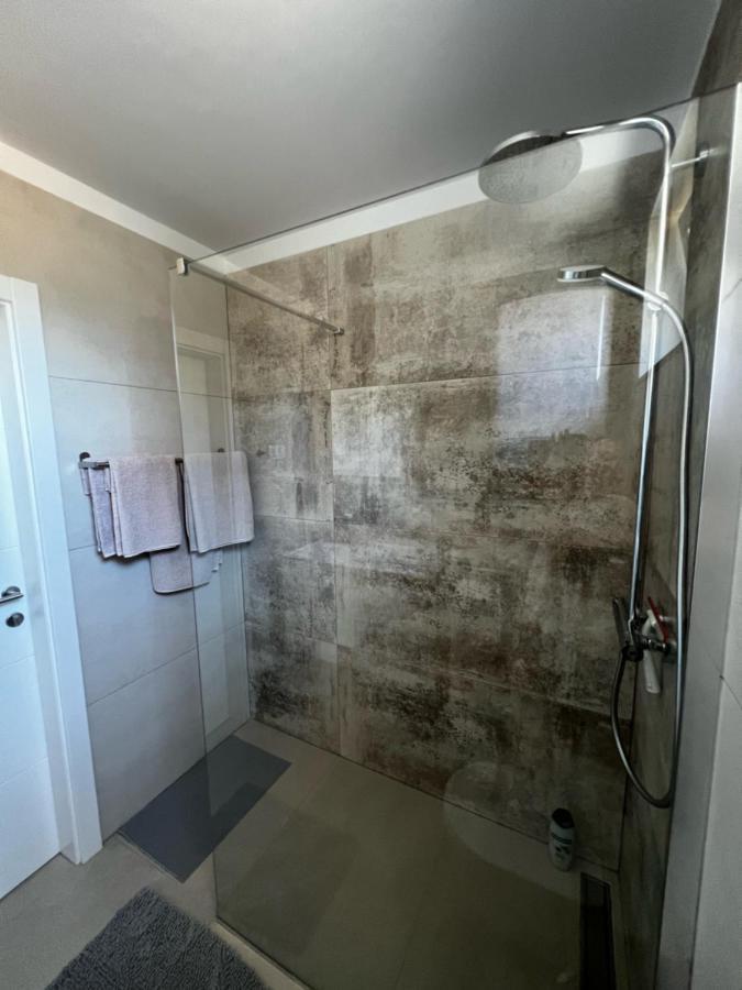 Apartman Ana Sveti Anton  エクステリア 写真