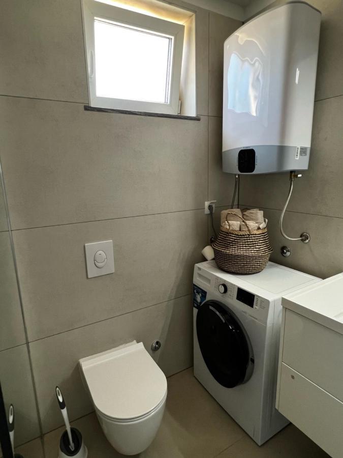 Apartman Ana Sveti Anton  エクステリア 写真